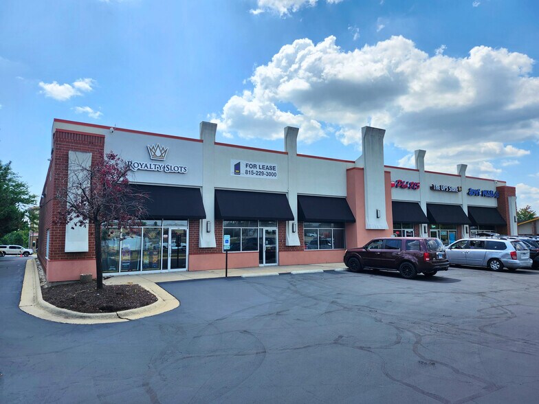 More Photos Of 7431-7451 E State St, Rockford Unknown For Lease