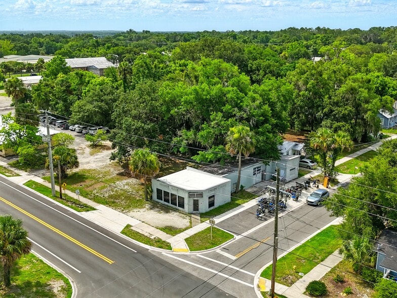 More Photos Of 1321 St Johns Ave, Palatka Service For Sale