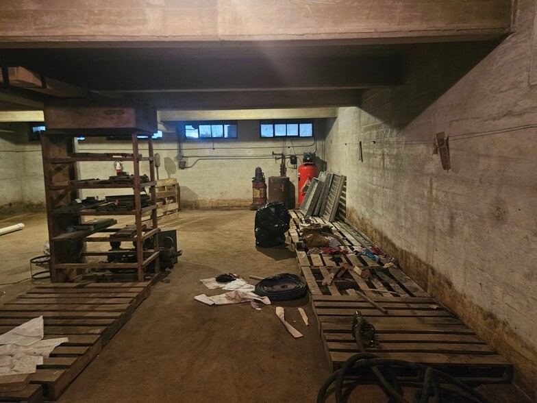 More Photos Of 173 Water St, Bridgeton Warehouse For Sale