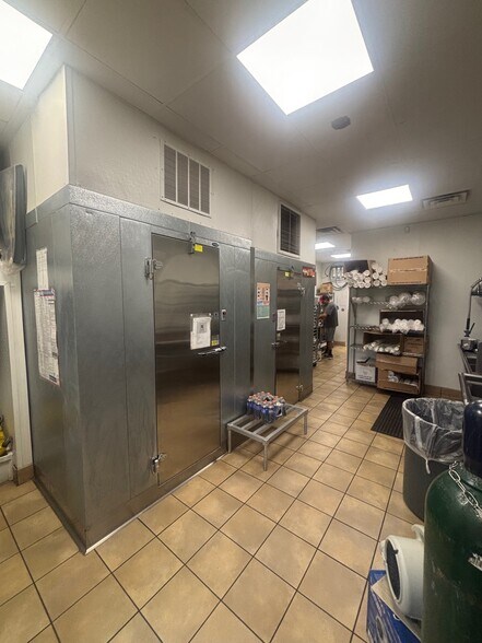 More Photos Of 635 N Main St, Corona General Retail For Lease