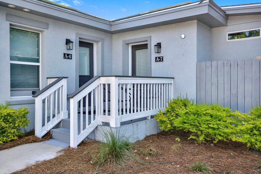 More Photos Of 733 W 52nd St, Savannah Apartments For Sale