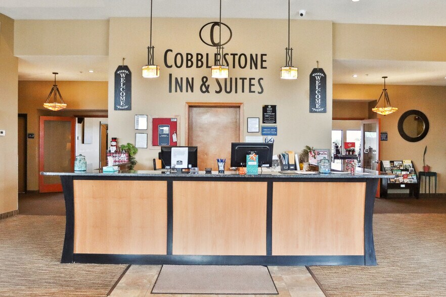 More Photos Of 4222 S 22nd Ave E, Newton Hotel For Sale