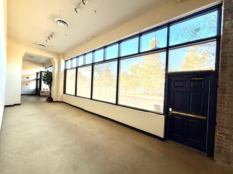 More Photos Of 919 King St, Jacksonville Storefront For Sale