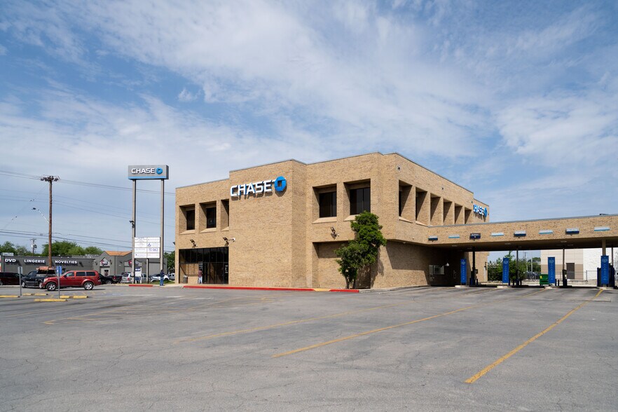 More Photos Of 2130 SW Military Dr, San Antonio Office For Lease