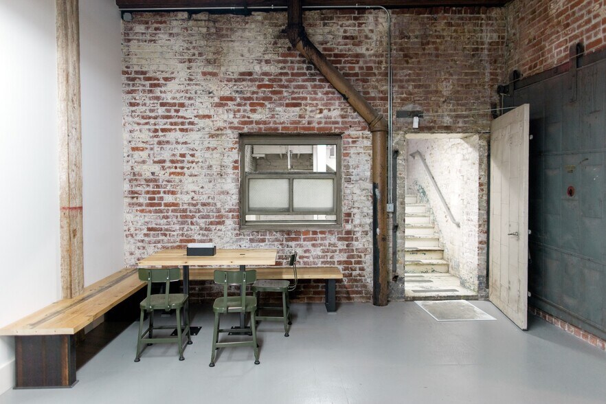 More Photos Of 2181 NW Nicolai St, Portland Manufacturing For Lease