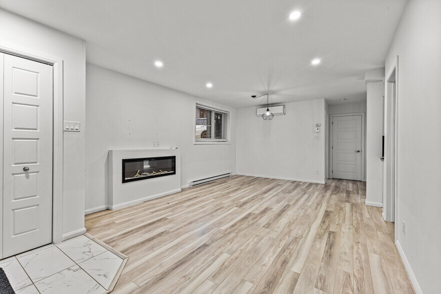 More Photos Of 586 Rue Labelle, Saint-jerome Apartments For Sale