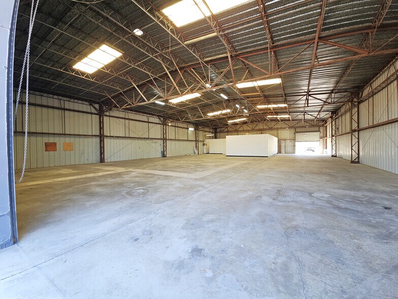 More Photos Of 3829 Rising Sun Rd, Bullhead City Distribution For Lease