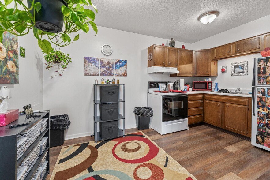 More Photos Of 103 E 7th Ave, South Hutchinson Apartments For Sale