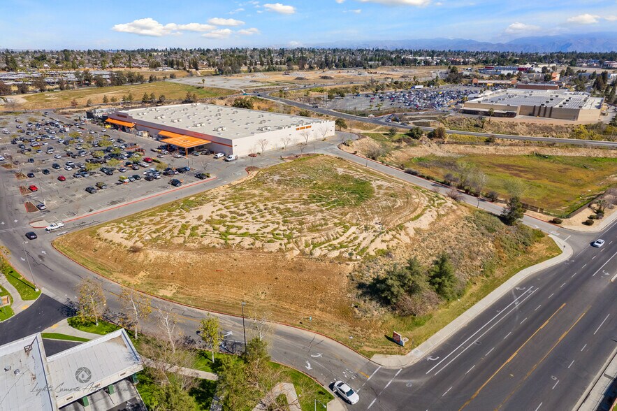 More Photos Of 2620 Bernard St, Bakersfield Land For Sale