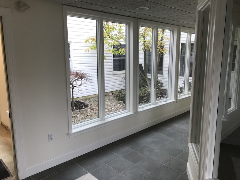 More Photos Of 15 S State St, Brownstown Borough Office Residential For Lease