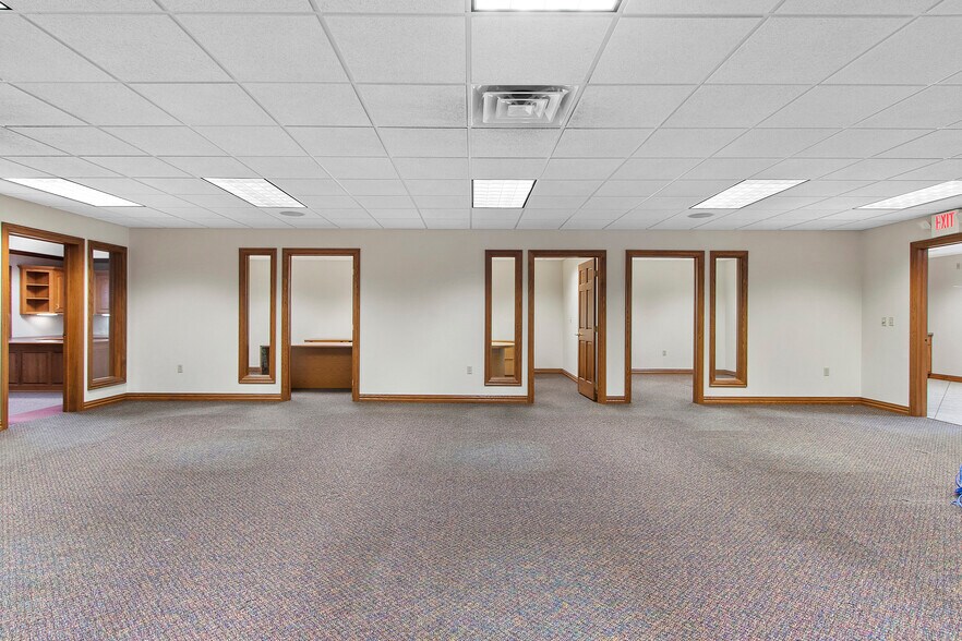 More Photos Of 1201 Enterprise Dr, De Pere Office For Lease