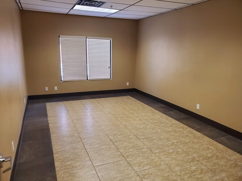 More Photos Of 6905 W Charleston Blvd, Las Vegas Medical For Lease