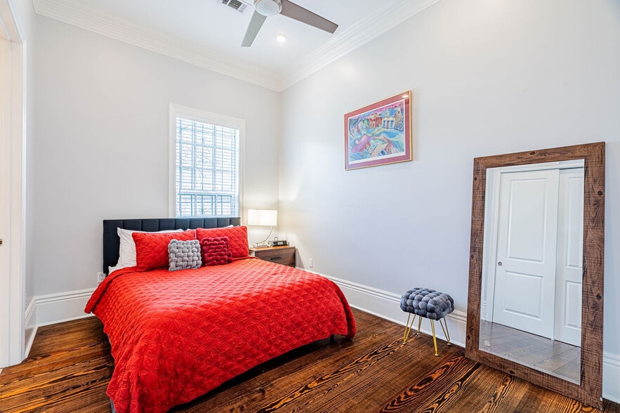 More Photos Of 1201 Baronne St, New Orleans Hotel For Sale