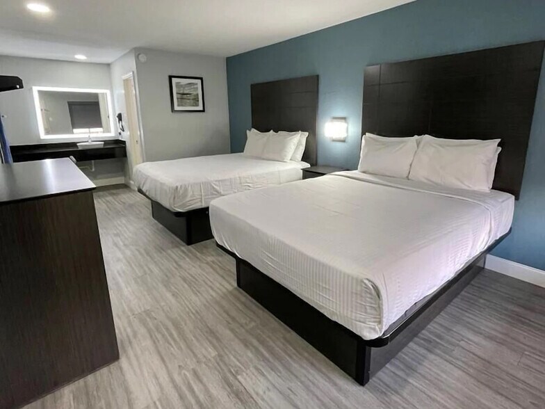 More Photos Of 900 N Main Ave, San Antonio Hotel For Sale