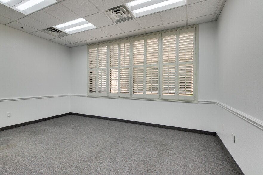 More Photos Of 1820 E Warm Springs Rd, Las Vegas Medical For Sale