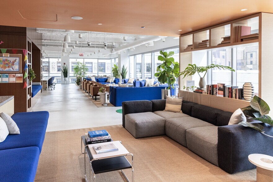 More Photos Of 1 S Dearborn St, Chicago Coworking Space