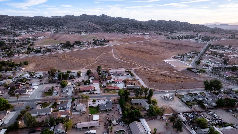 More Photos Of 0 Gibson Ave & Montgomery ave, Nuevo Land For Sale