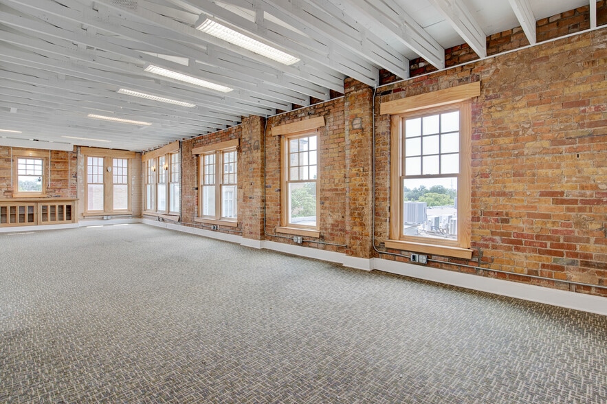 More Photos Of 1200 W Magnolia Ave, Fort Worth Office For Lease