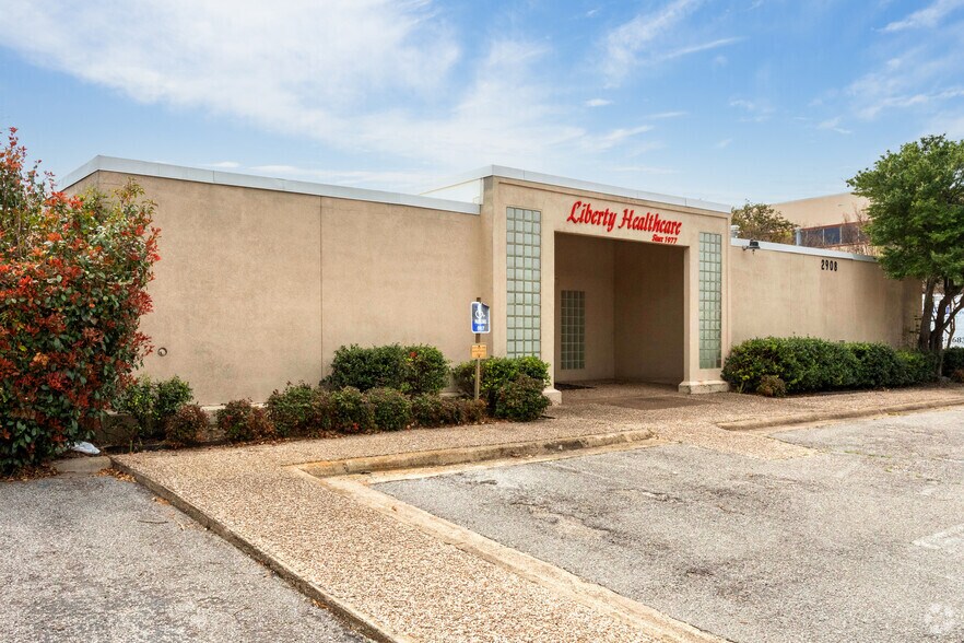 Primary Photo Of 2908 E Trinity Mills Rd, Carrollton Office For Lease