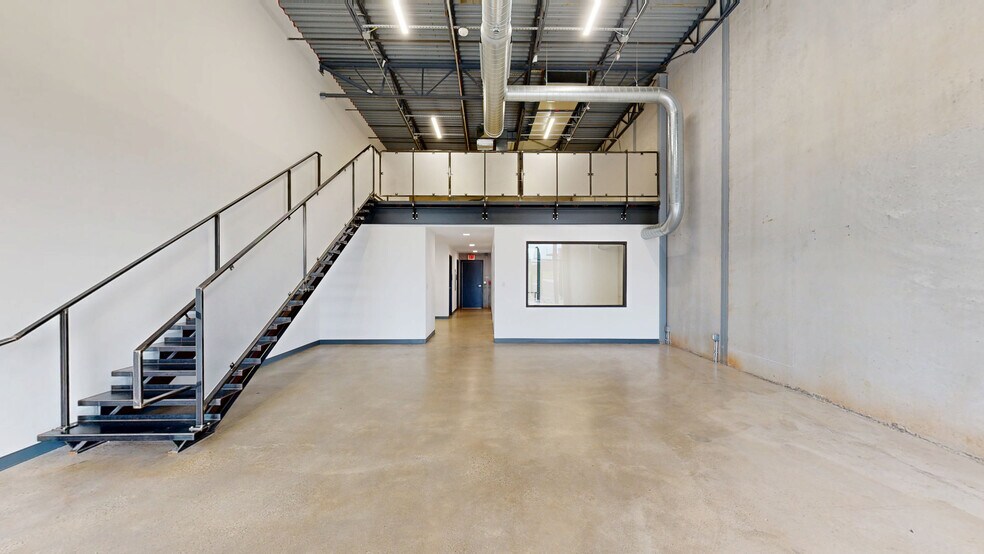 Primary Photo Of 3825 NW 166th St, Edmond Light Manufacturing For Lease