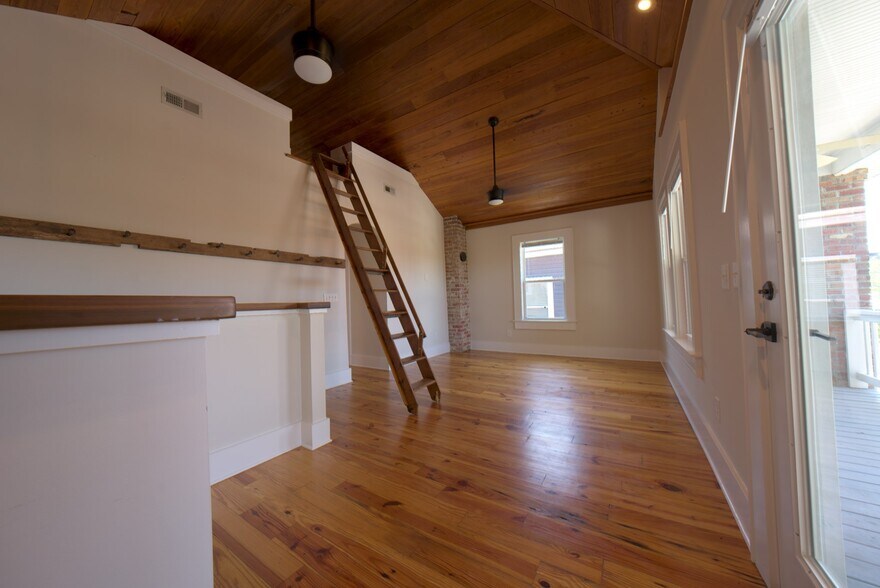 More Photos Of 787 Meeting St, Charleston Office Residential For Lease