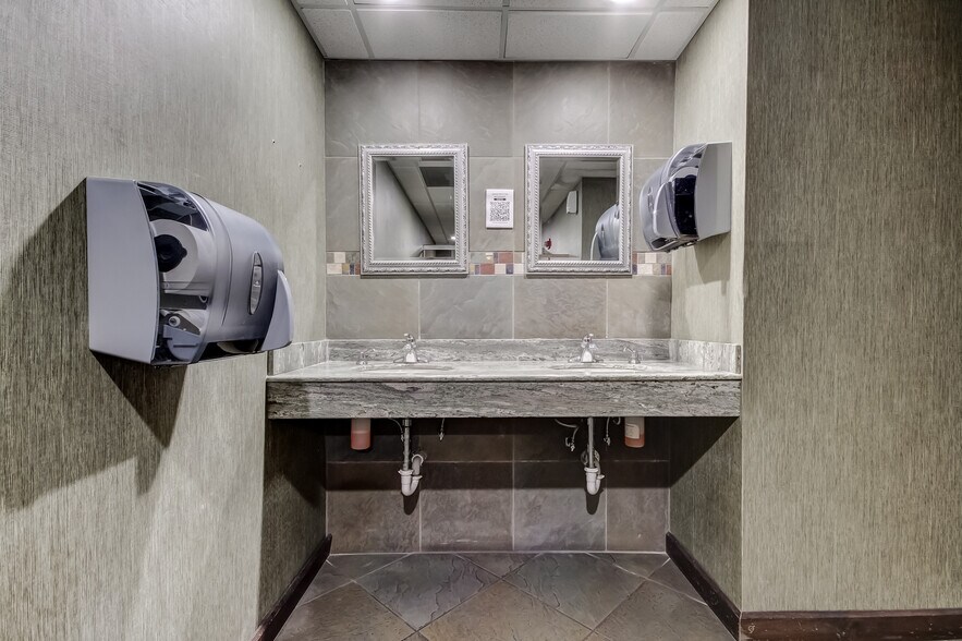 More Photos Of 2801 W Busch Blvd, Tampa Medical For Sale