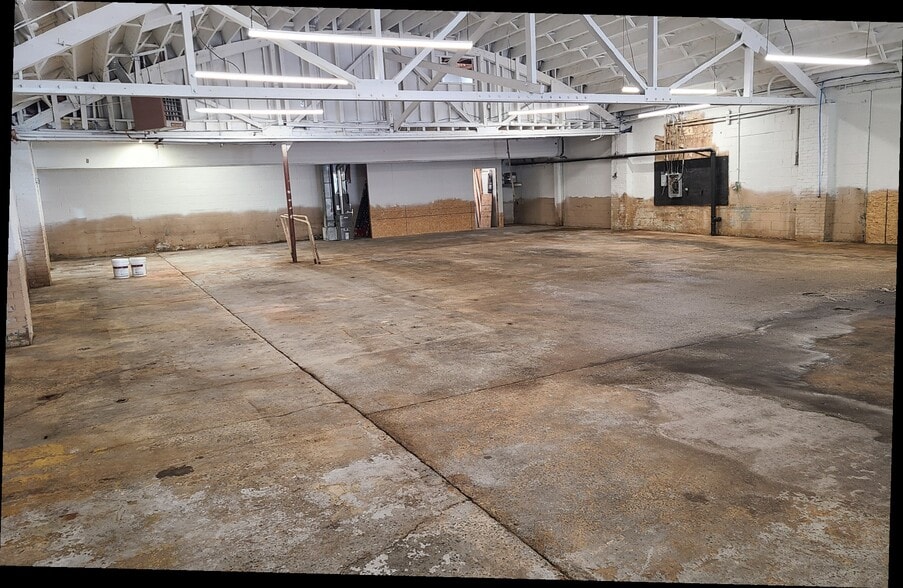 More Photos Of 459 Somerset St, Somerset Warehouse For Sale
