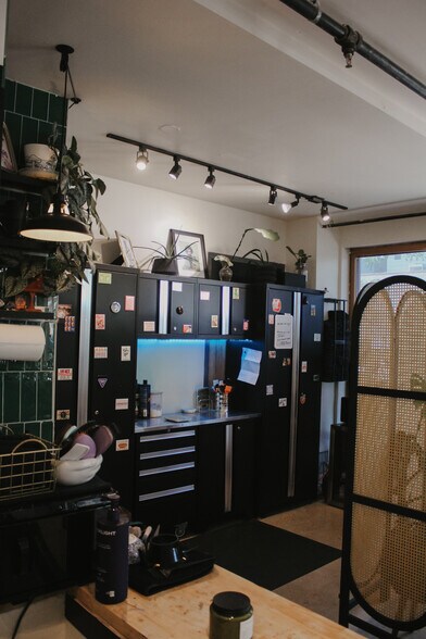 More Photos Of 2134 Curtis St, Denver Storefront For Lease