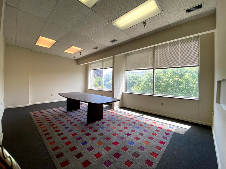 More Photos Of 208-210 Grant St, Pittsburgh Medical For Lease