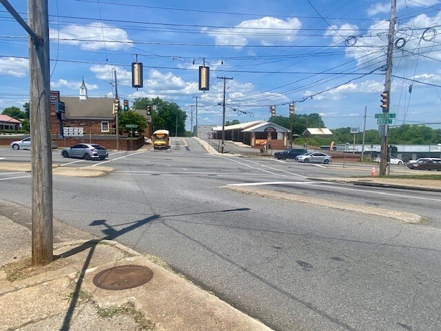 More Photos Of 1001 Memorial Blvd, Martinsville Freestanding For Sale