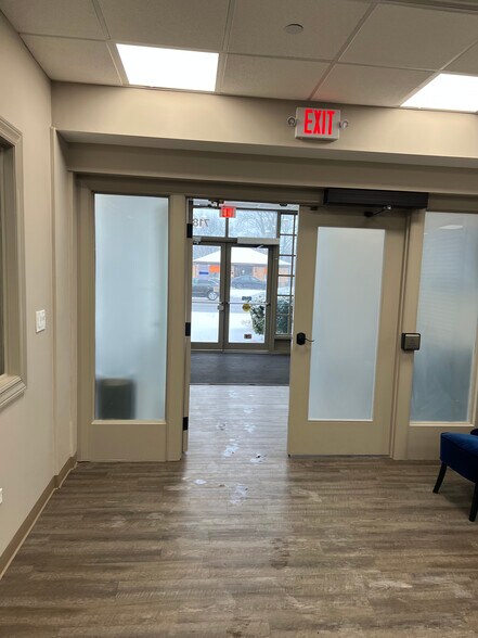 More Photos Of 718 Ogden Ave, Downers Grove Loft Creative Space For Lease