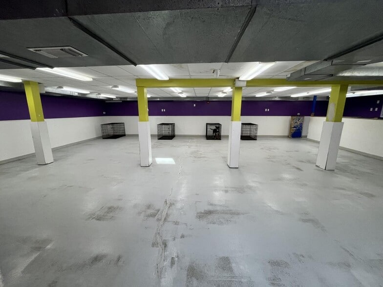 More Photos Of 2220 Laskin Rd, Virginia Beach Freestanding For Sale