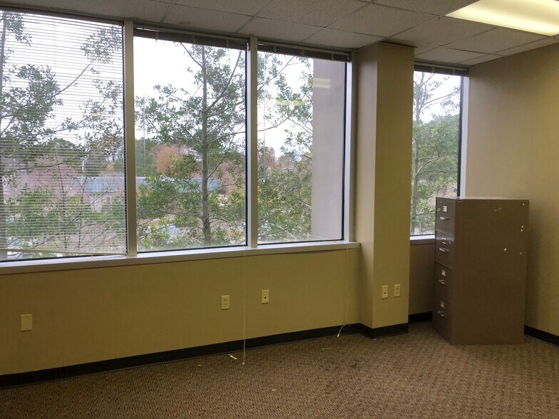 More Photos Of 3029 S Sherwood Forest Blvd, Baton Rouge Loft Creative Space For Lease