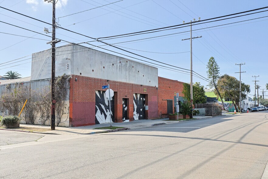 More Photos Of 350-360 Sunset Ave, Venice Warehouse For Lease