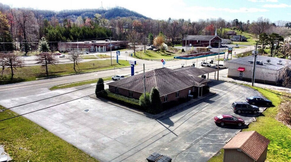 More Photos Of 941 US-25W Hwy, Williamsburg Bank For Sale