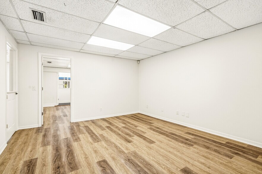 More Photos Of 1507 20th St, Vero Beach Medical For Lease