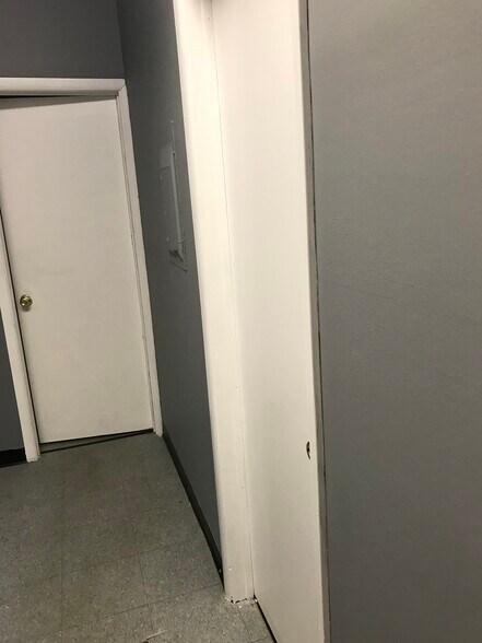 More Photos Of 55 N County Line Rd, Jackson Office For Lease