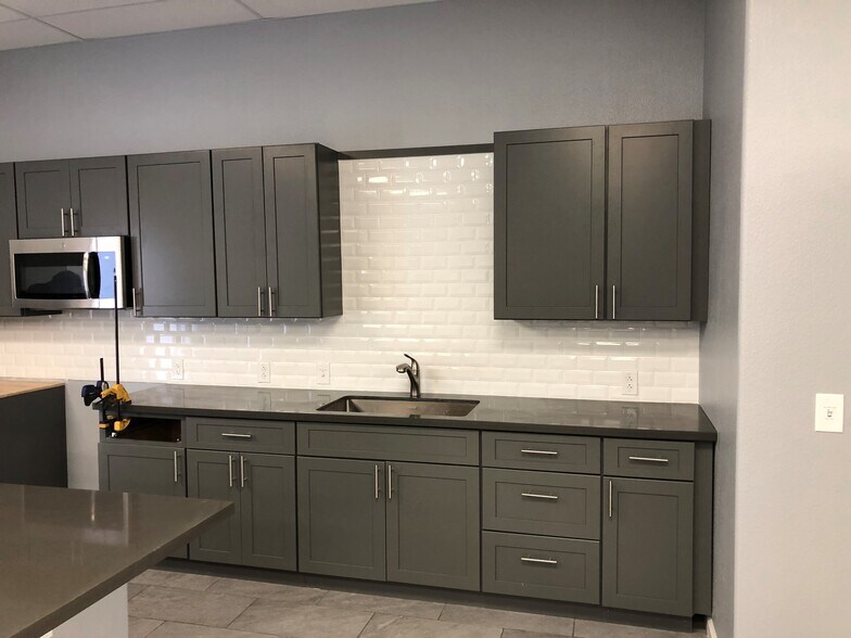 More Photos Of 2075 Baldwin Ave, Oroville Flex For Lease