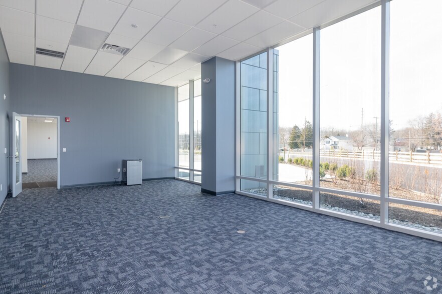 More Photos Of 85 Main St, Spotswood Manufacturing For Lease