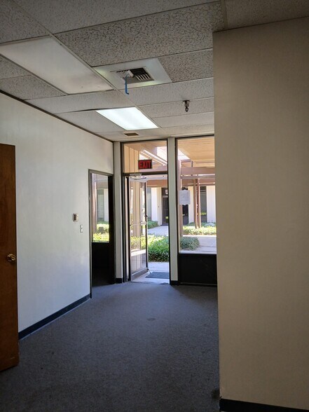 More Photos Of 6200 Lake Ming rd, Bakersfield Office For Lease