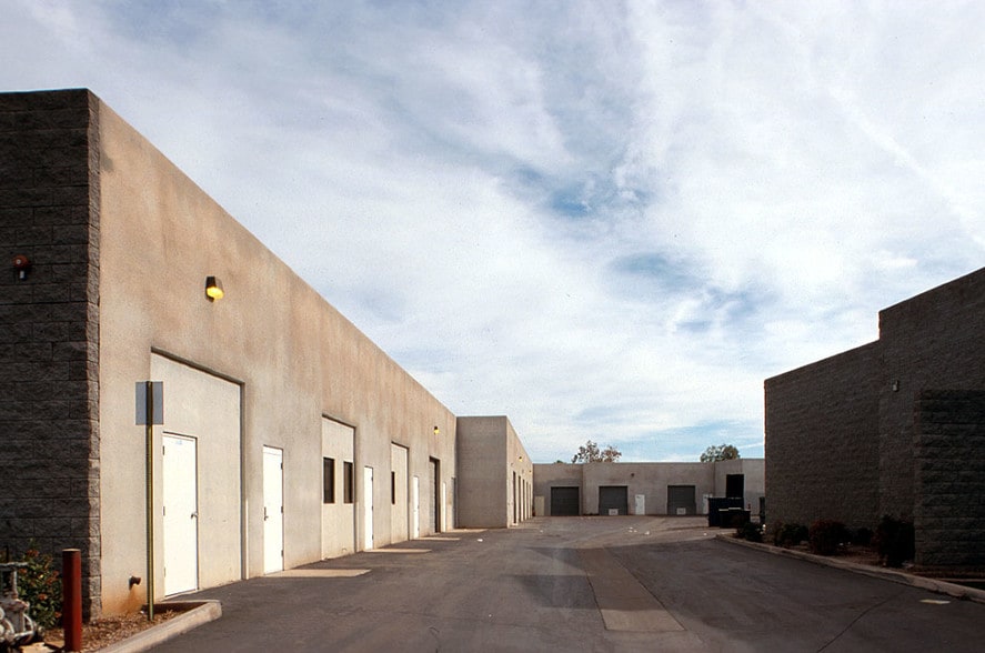 More Photos Of 535 W Iron Ave, Mesa Warehouse For Lease