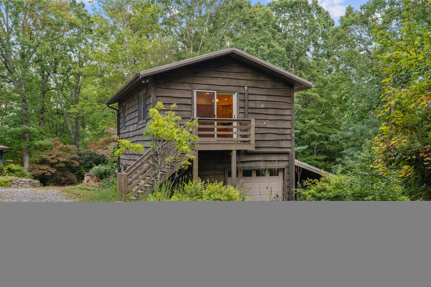 More Photos Of 243 Ridgeline Dr, Brevard Specialty For Sale