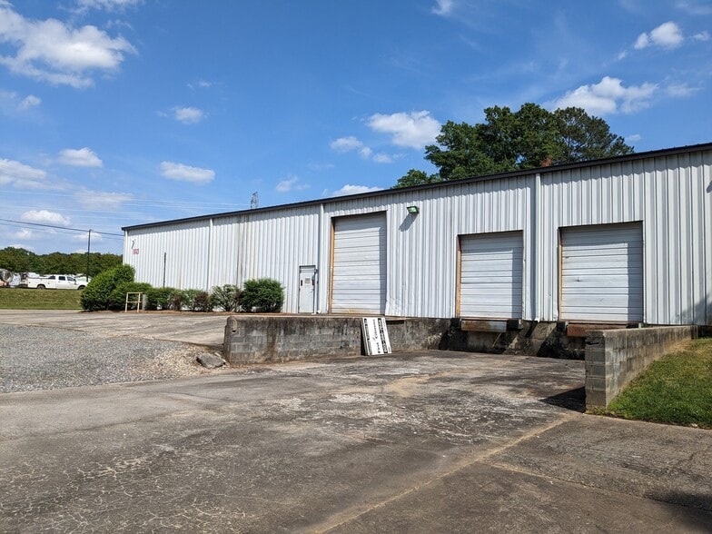 More Photos Of 5025 Old York Rd, Rock Hill Distribution For Lease
