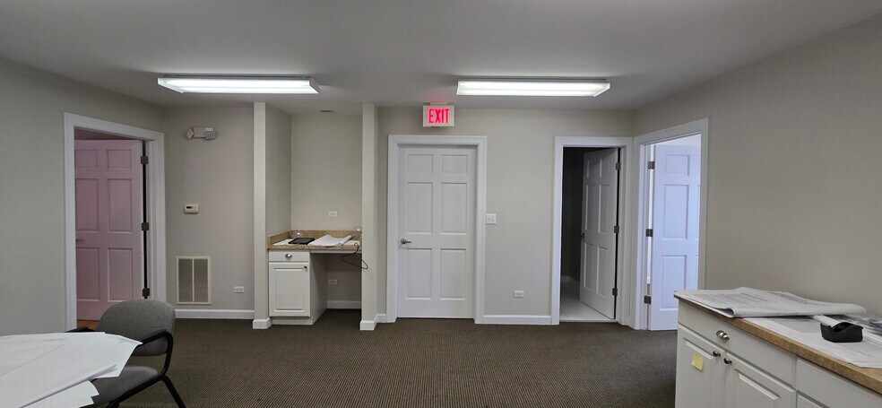 More Photos Of 334 E Colfax St, Palatine Loft Creative Space For Sale