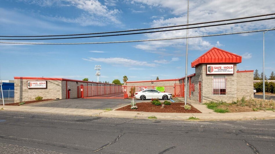 Primary Photo Of 6340 Freeport Blvd, Sacramento Self Storage For Sale