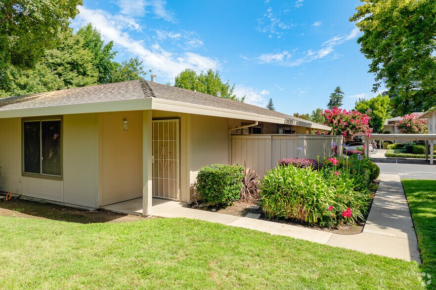 More Photos Of 6290 Fennwood Ct, Sacramento Apartments For Sale