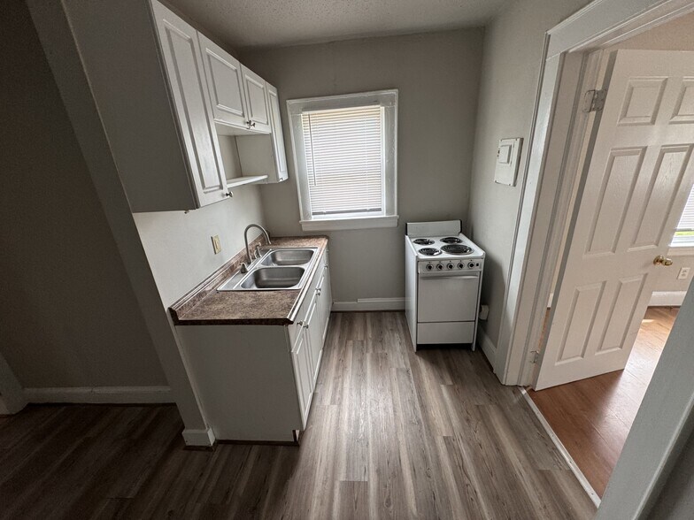 More Photos Of 305 Fife St, Thomasville Apartments For Sale