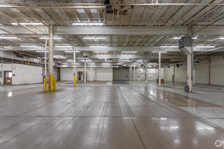 More Photos Of 14600 21st Ave N, Plymouth Warehouse For Lease