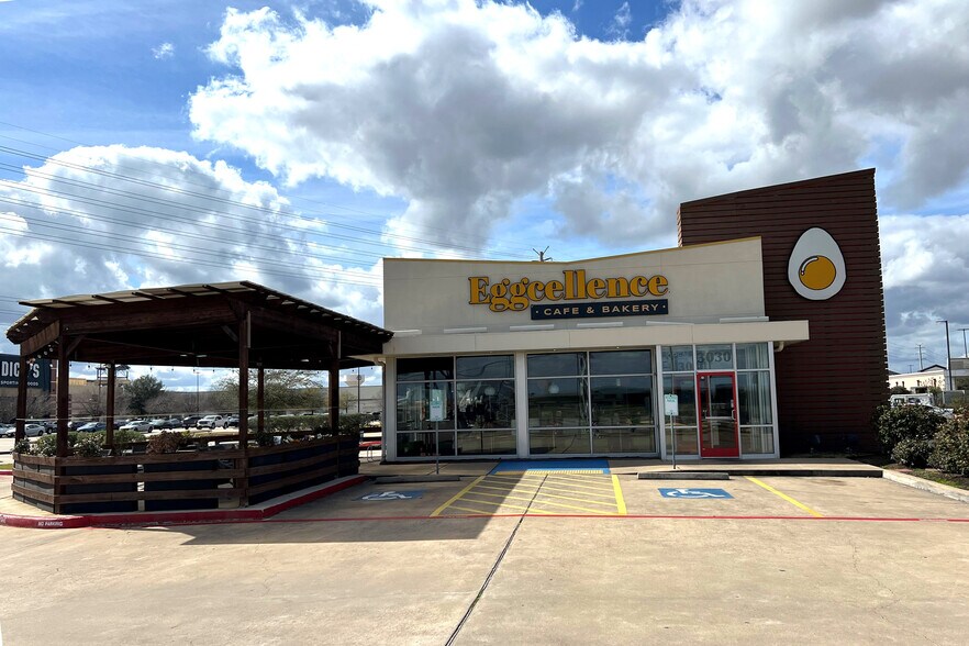 More Photos Of 3030 Business Center Dr, Pearland Fast Food For Lease