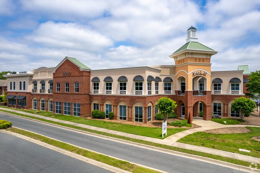 More Photos Of 50101 Governors Dr, Chapel Hill Coworking Space